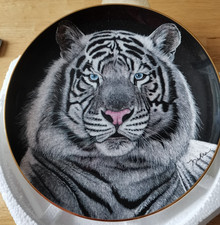 Franklin Mint "White Majesty" tiger plate art by Jeanine Nahra, Fine bone china