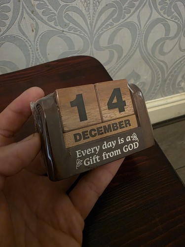 Wooden blocks desk calendar - desk,