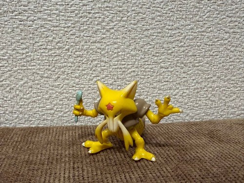 Pokemon kadabra figure - kadabra,