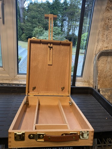 Artists wooden folding easel - wooden,