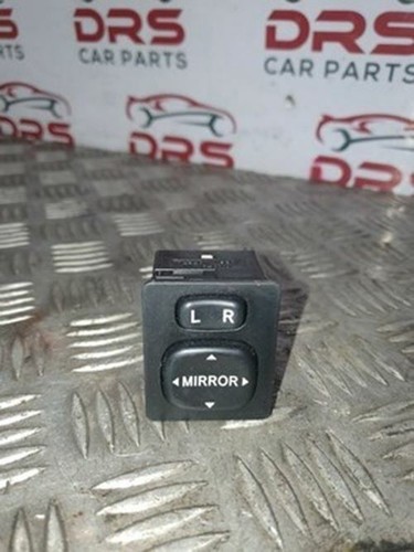Toyota yaris wing mirror - toyota,