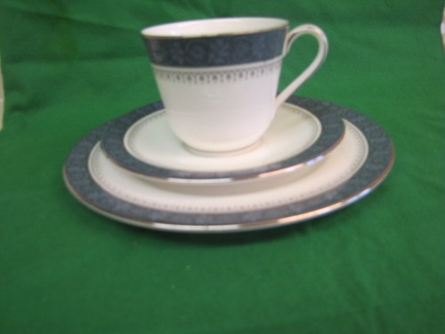Royal doulton sherbrooke trio - doulton,