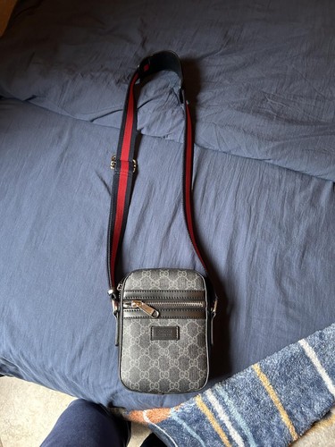 Gucci supreme crossbody - gucci, gg