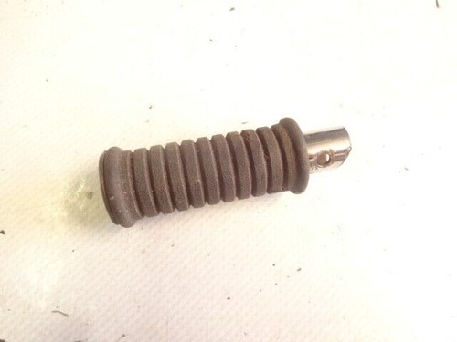 1970 suzuki rear footrest - suzuki,