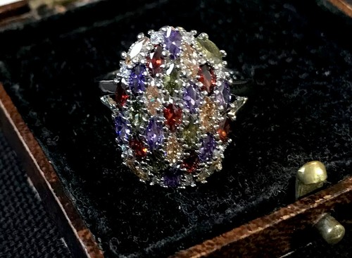 Vintage style jewellery - style,
