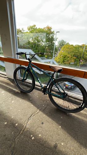 Giant mountain bike 26in - mountain,