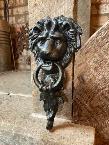 Cast iron hanging lion door - hanging,