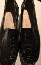 Ladies Black Leather Cushion Flex Shoes Uk 5 Snakeskin design. Slip on.