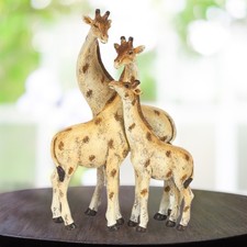 NEW RESIN GIRAFFE FAMILY