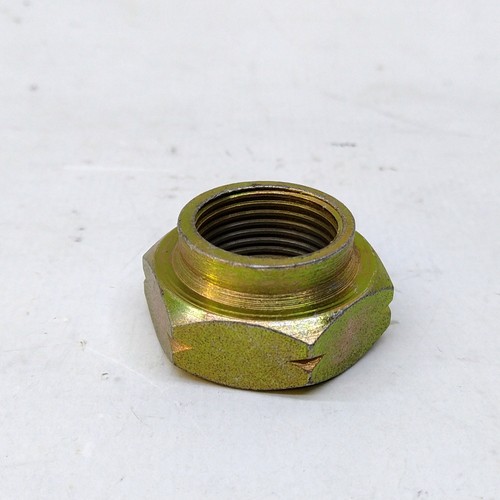 Left rear hub - nut, tempra