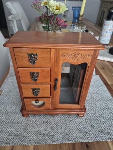 Wooden vintage musical box - ,