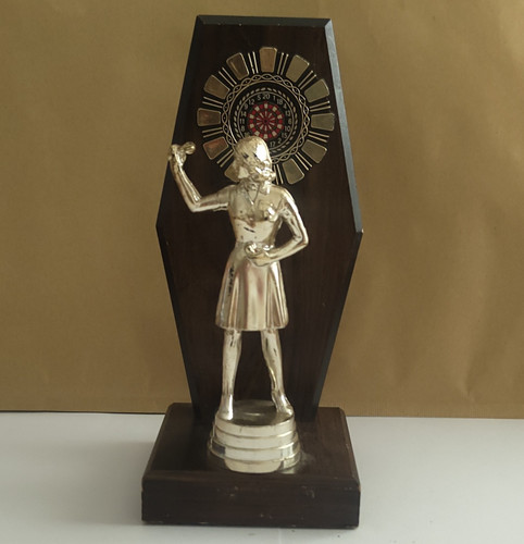 Darts trophy plaque - brown, wood