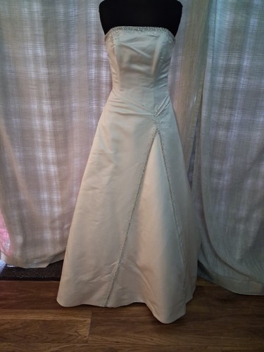 Wedding dress size - , ivory