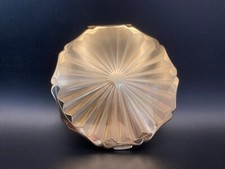 VINTAGE STRATTON DIAMOND CUT GOLD TONE QUEEN CONVERTIBLE COMPACT 1960S