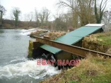 PHOTO  ARCHIMEDES SCREW HOWSHAM MILL AT THE SOUTHERN END OF THE WEIR ACROSS THE