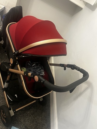 Selling pushchairs 3 in - am,