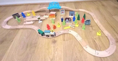 Wooden train track set - track,