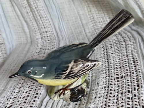 Beautiful beswick grey wagtail - beswick,