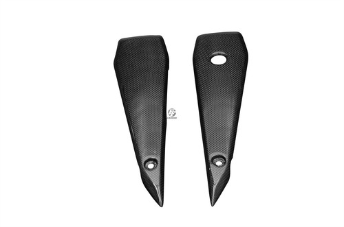 Carbon side panels below - side,