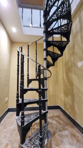 Cast iron spiral stair - cast,