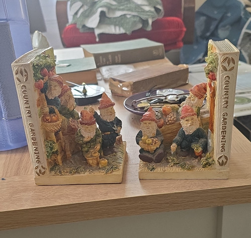 Country style garden - country, gnome