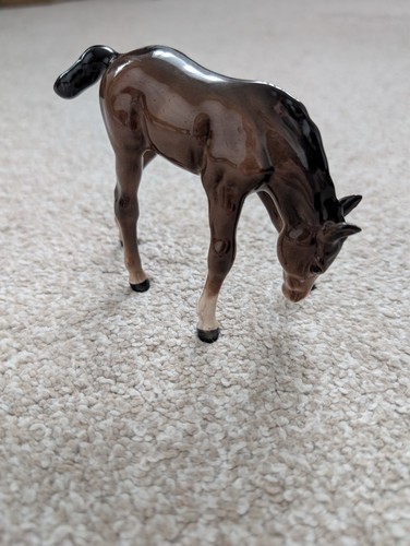 Beswick foal grazing model - grazing, 946