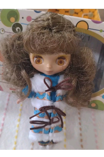 Very good petit blythe - petit,