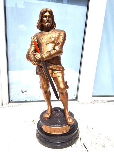 Antique bronzed spelter statue - bronzed,