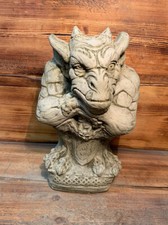 STONE GARDEN LARGE SWORD GARGOYLE GREMLIN PILLAR CAP STATUE ORNAMENT