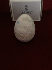 17548 NAO Lladro Easter Egg