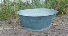 Vintage  Galvanised  Zinc Metal Bathtub Tub Planter Garden Flowers Trees TO POST