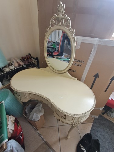 Dressing table good quality - |,