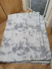 Light Grey Patterned Rug