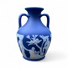 Wedgwood pottery Portland Vase, c. 1900.