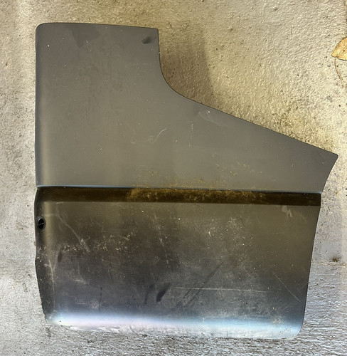 Rear bumper trim right side - bumper,