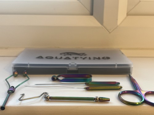 Aqua tying fly tool - tying, kit