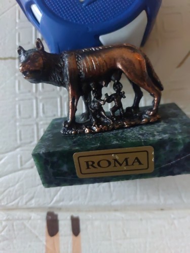 Vintage she wolf remus - wolf, romulus