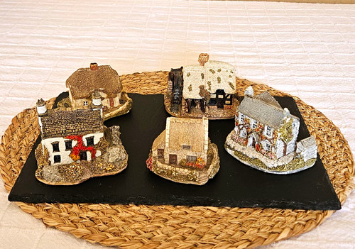 Lilliput lane set painted - 5,