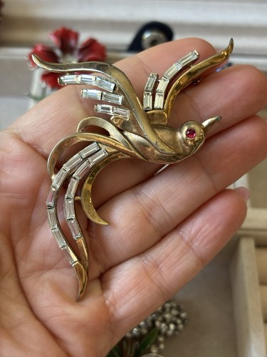 Trifari brooch bird crystals - brooch,