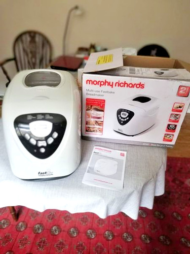Morphy richards breadmaker - ,