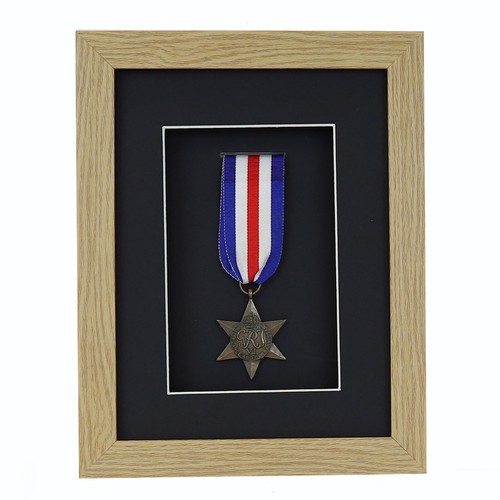 Deep box frame display - 3d,