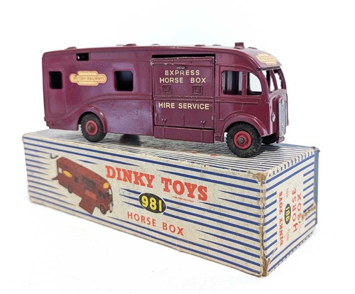 Dinky toys horse box 981 - toys, used