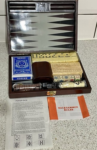 Small travel games compendium - travel,