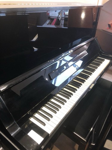 Yamaha 1980s japanese - u3,