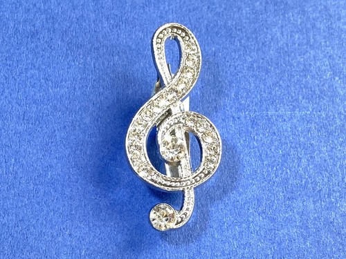 Treble clef diamanté brooch - clef,