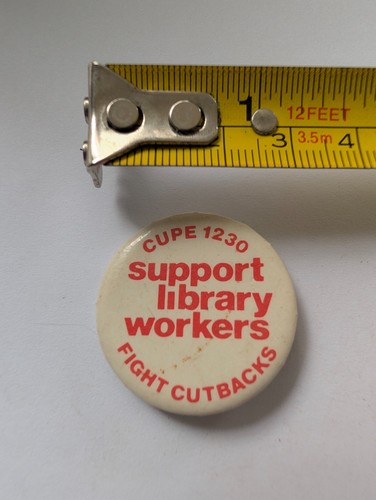 Vintage pin pinback - pin, button