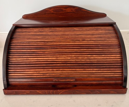 Free standing roll top writing