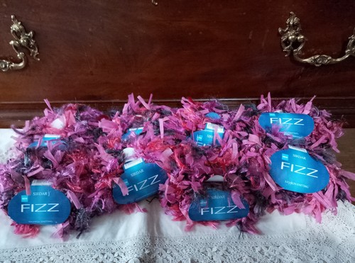50g sirdar fizz knitting - 8x,
