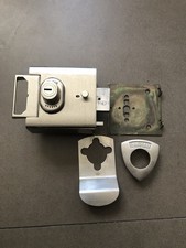 Banham Lock l2000 Satin Steel