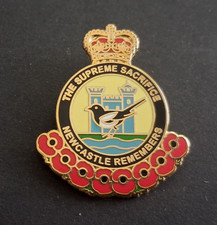 NEWCASTLE UNITED FOOTBALL CLUB ASSORTED PIN BADGES